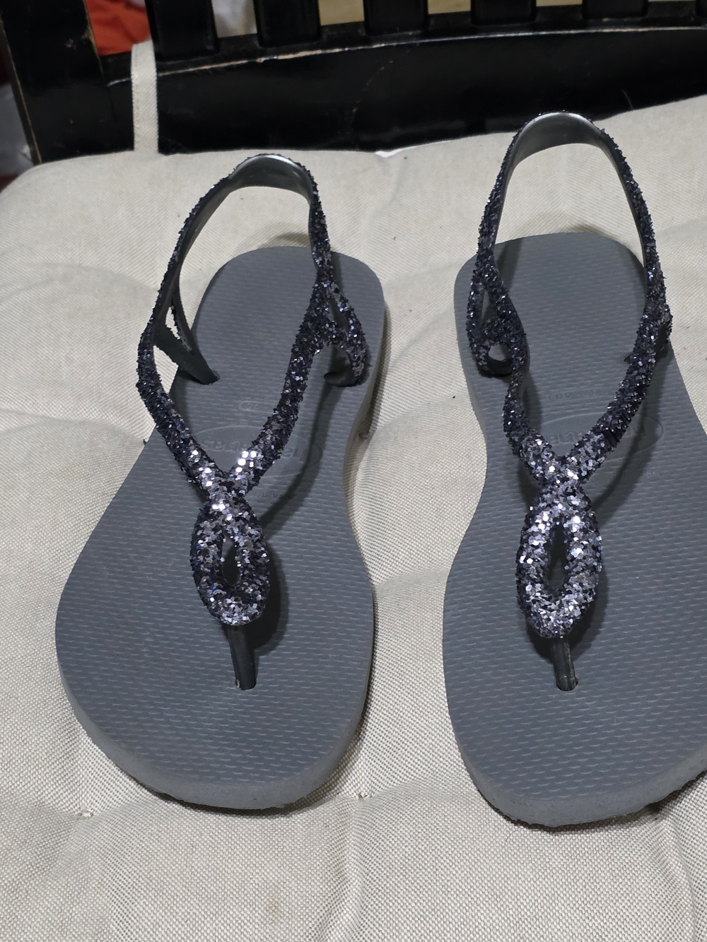 Havaianas Lyna Grey Spaekle Sandals Womens Size 9-10 Used